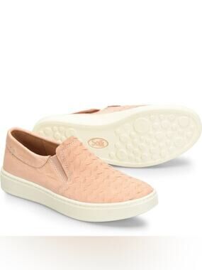 Sofft Somers Women's Peach rose water Slip-On Woven Sneakers 9.5